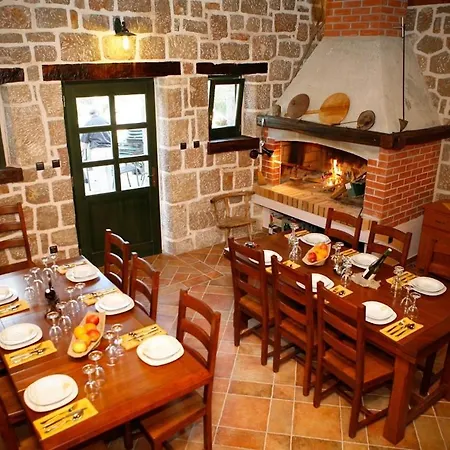 Сasa de vacaciones House With A Parking Space Starigrad, Paklenica - 25410